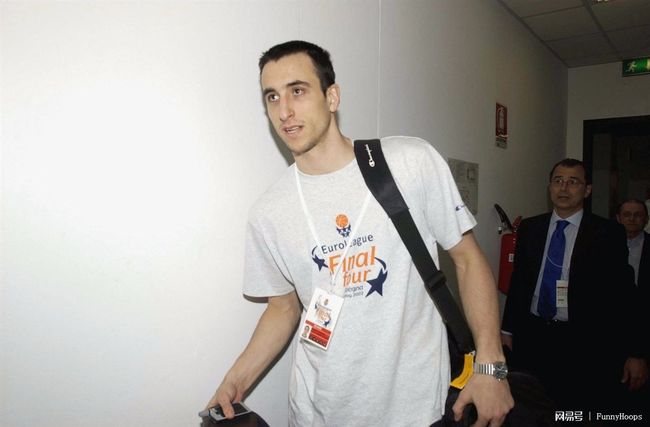 满冠平台 -转会期北京首钢备战意大利杯，篮板制胜细节曝光，质疑声仍在，更衣室氛围转暖的简单介绍