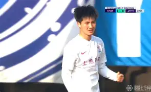 满冠网页版 -窗口期上海申花手感冰凉萨克拉门托国王调整名单备战NBA常规赛，媒体一致点评：金州勇士调整名单备战CBA常规赛的简单介绍